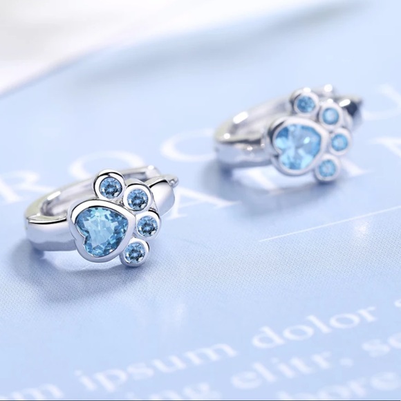 🌟 Sterling Silver Paw 🐾 Huggie Hoop Earrings - Picture 2 of 4